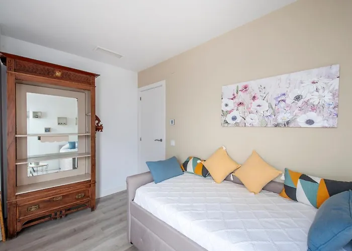 Casa Valentina: Confort Y Luz En Sevilla Centro